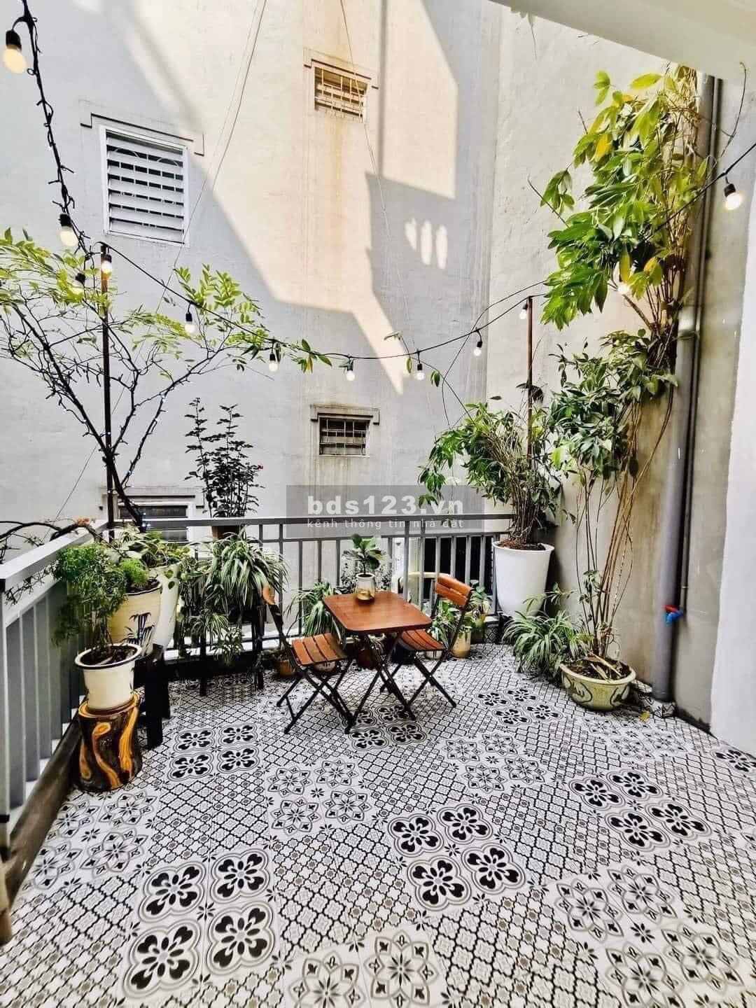 Cần bán gấp nhà khu Đội Cấn, Ba Đình, cách phố lớn vài bước chân