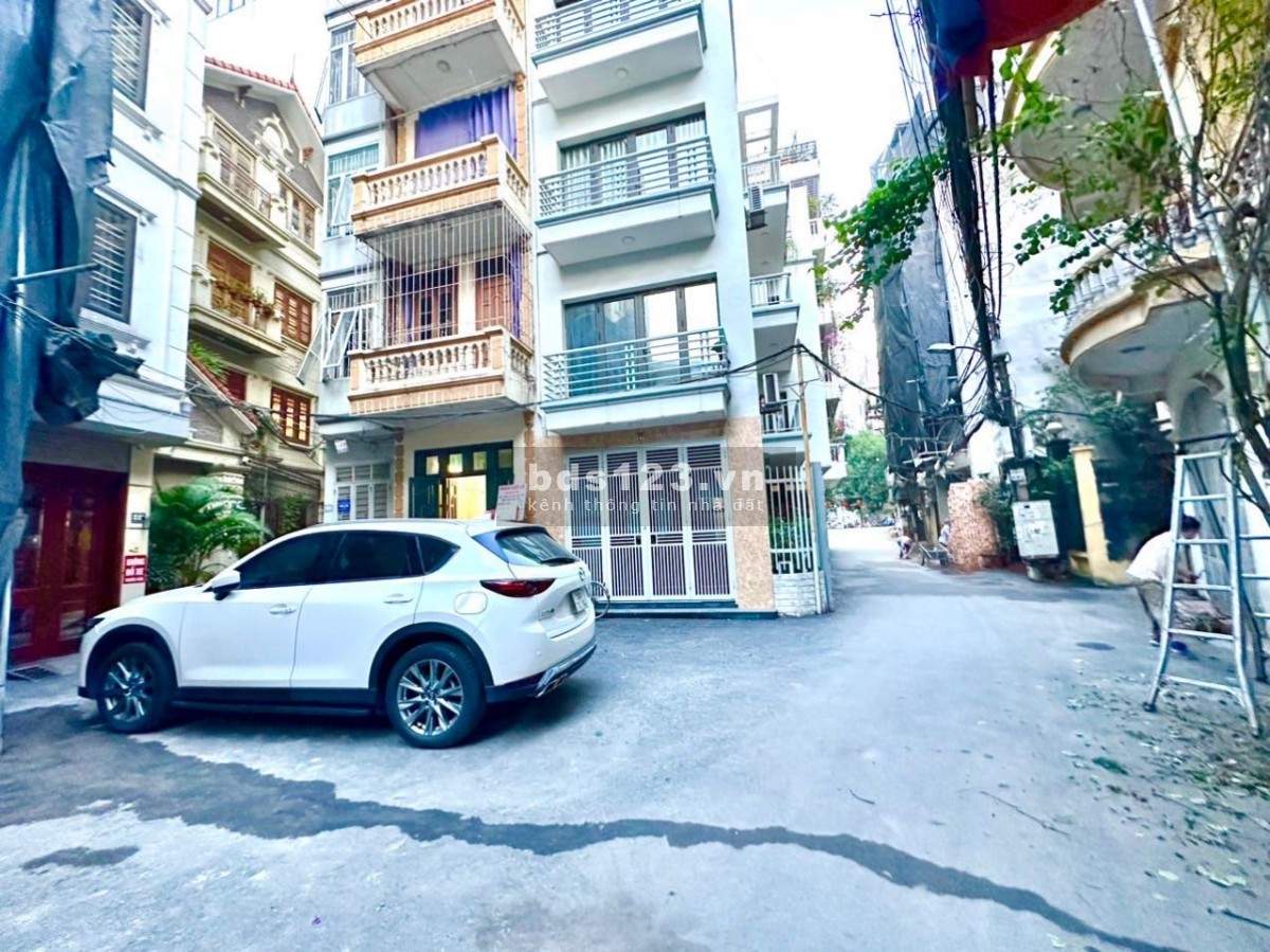Cần bán nhà khu dân trí cao Tây Hồ, ngõ thông, diện tích 80m2, giá 8,8 tỷ