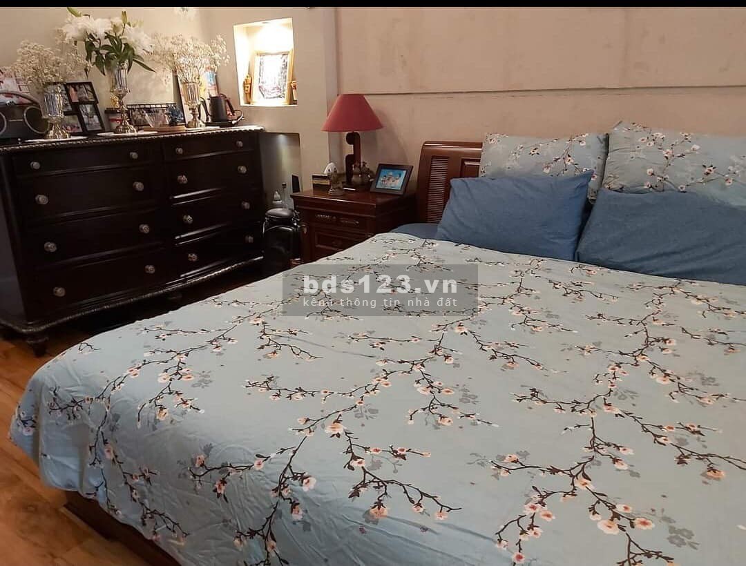 Bán nhà siêu hiếm Nguyễn Chí Thanh – Ô TÔ tránh - VỈA HÈ – DT105m2.Giá