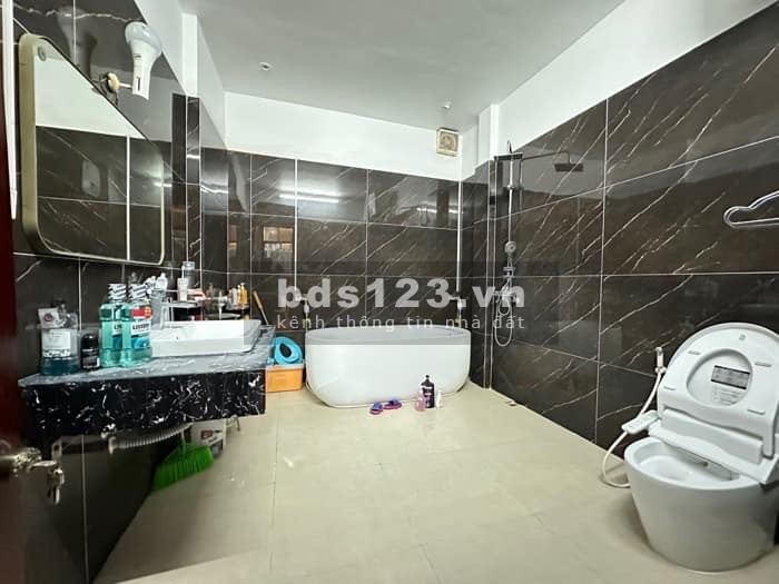 Bán nhà Lê Thanh Nghị 40M2X 5 tầng - Mặt phố oto tránh - Trung tâm đại học Bách Kinh xây. Gía 8,5 tỷ
