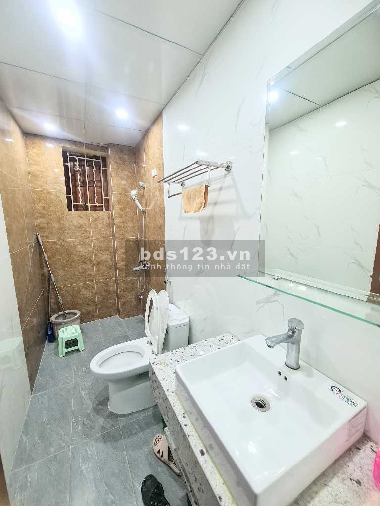 Duy nhất! 2 Mặt đường ô tô tránh, Tân Mai 28m2 5 tầng chỉ 3 tỷ 55 Lh: 0865081886