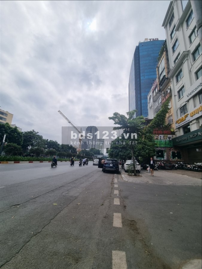 Bán tòa nhà 8 tầng mặt đường Nguyễn Chí Thanh - Đống Đa, 45 tỷ