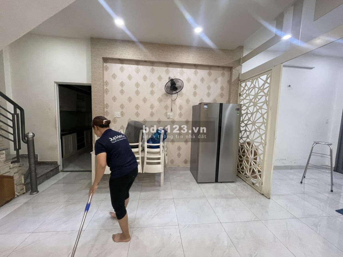 Nhà nguyên căn full nội thất Quang Trung