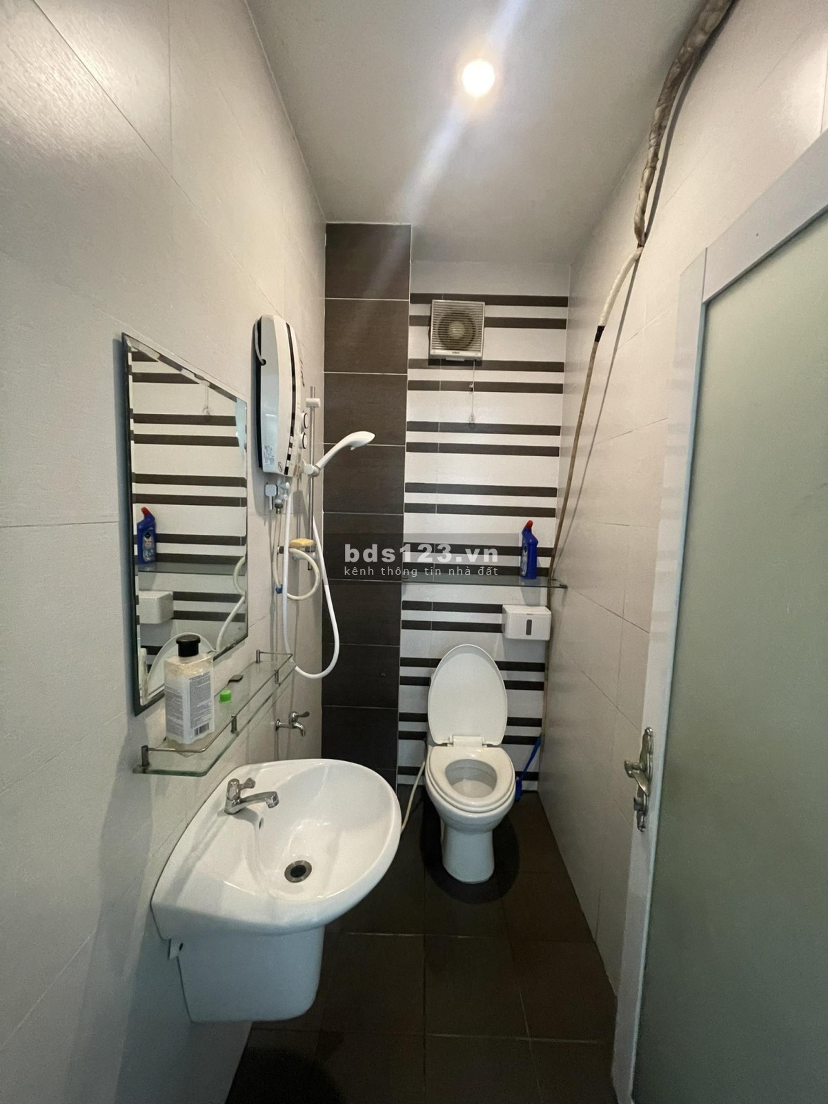 Nhà nguyên căn full nội thất Quang Trung