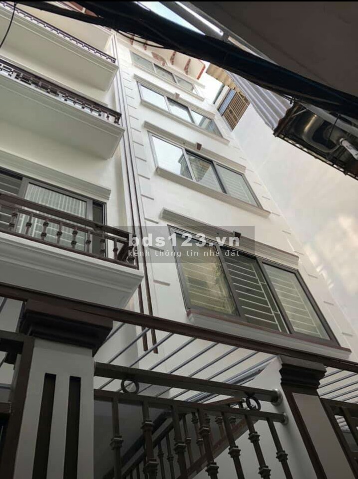Bán nhà cao 4 tầng mặt phố Bà Triệu Hà Đông, kinh doanh sầm uất, giá bán 13 tỷ