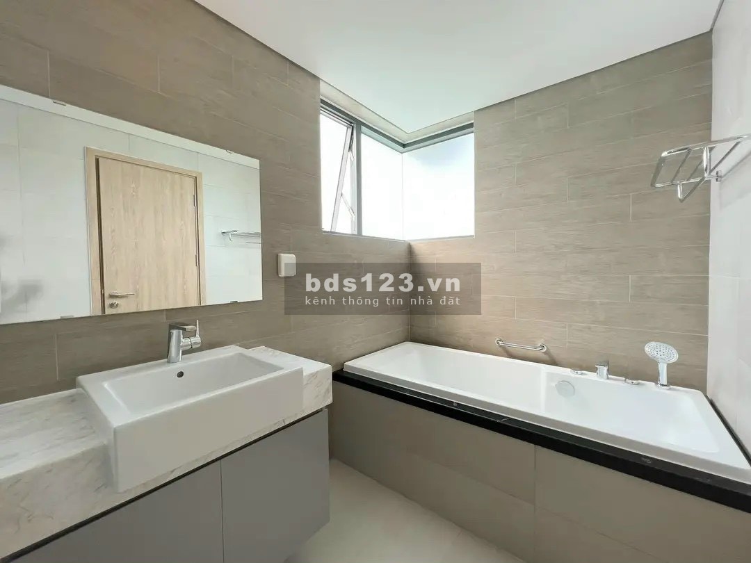 Căn hộ 3PN 119m2 Alnata - Celadon City - Tầng 11,View Đông Bắc, giá gốc chỉ 5.3 Tỷ, chênh lệch thấp