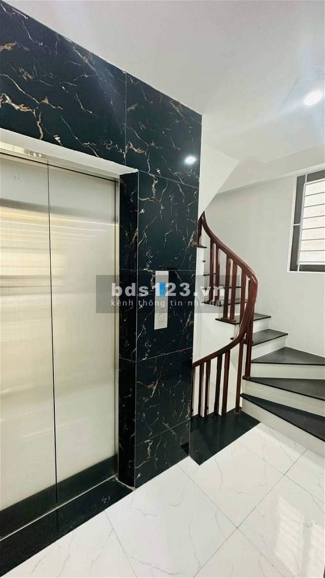 Bán nhà 6 tầng mặt đường Lê Trọng Tấn - Hà Đông, có thang máy, giá 12.7 tỷ