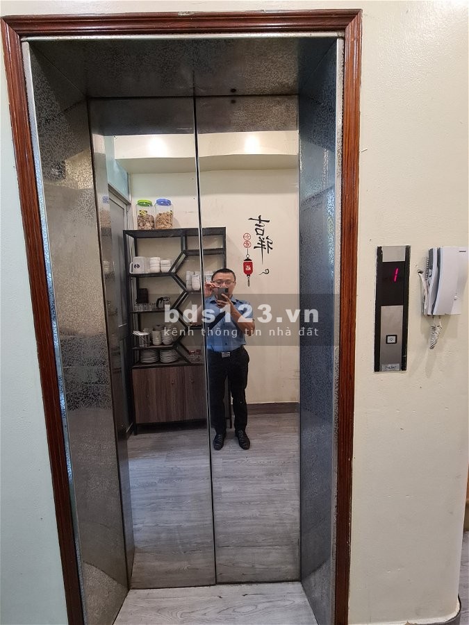 Bán nhà 6 tầng mặt phố Giảng Võ - Đống Đa, mặt tiền rộng, giá 40.5 tỷ