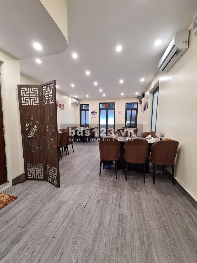 Bán nhà 6 tầng mặt phố Giảng Võ - Đống Đa, mặt tiền rộng, giá 40.5 tỷ