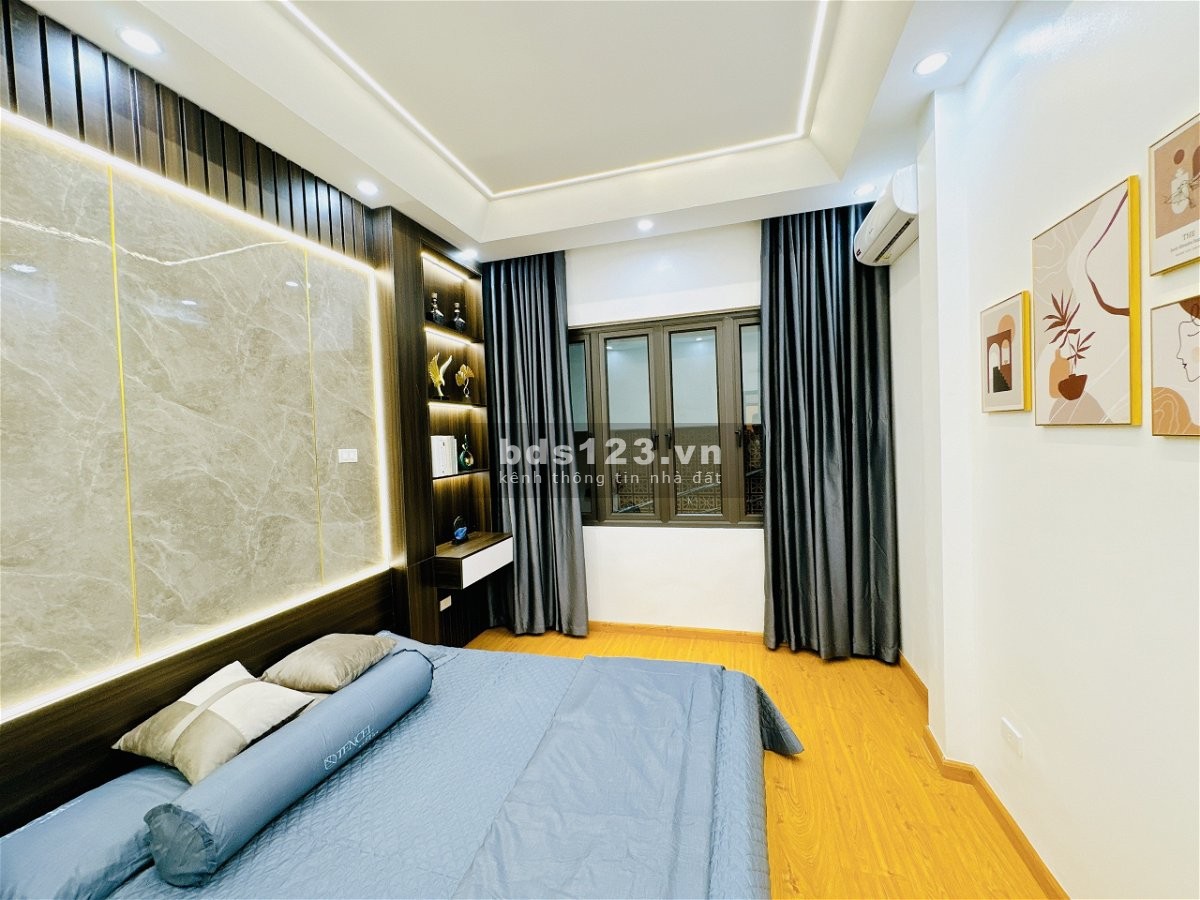 Bán nhà 4 tầng phố Phương Mai - Đống Đa, giá 5.5 tỷ