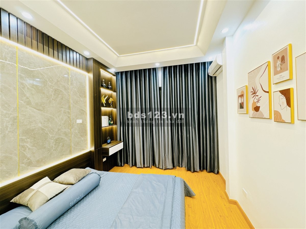 Bán nhà 4 tầng phố Phương Mai - Đống Đa, giá 5.5 tỷ