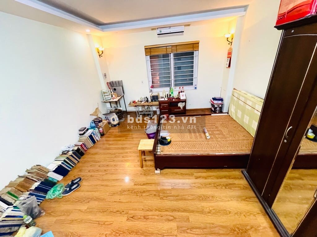 Bán căn nhà tại Võ Chí Công đầu giáp Hoàng Quốc Việt,Hà Nội