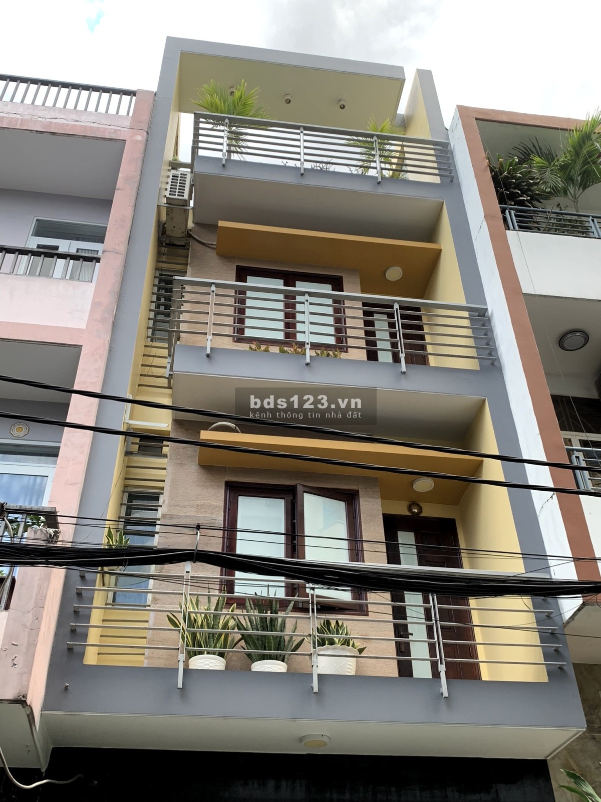 Bán nhà HIẾM 4 tầng khu VIP Tân Sơn Nhì, Tân Phú, 4 x 16, hẻm 10m, chỉ 10.x tỷ