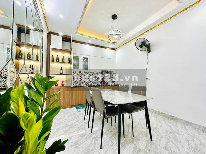 Bán nhà nhỉnh 4 tỷ có ngay nhà ở trung tâm Mễ Trì – 45m2 – cách đường ô tô 35m. Liên hệ: 0944348880.