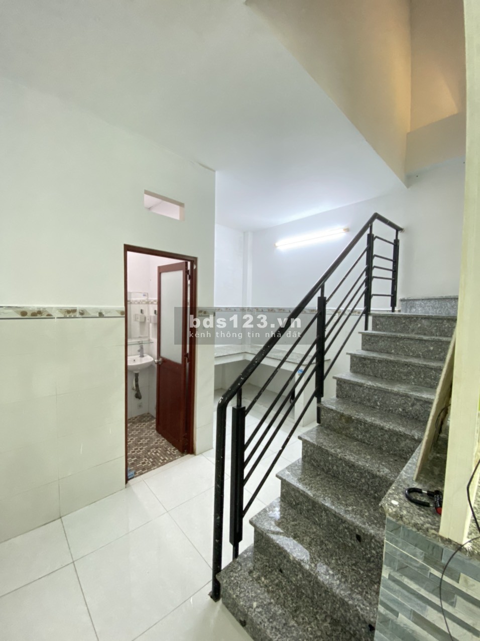 Cho thuê Nhà Nguyên Căn (gần cầu Nguyễn Văn Cừ Quận 5)