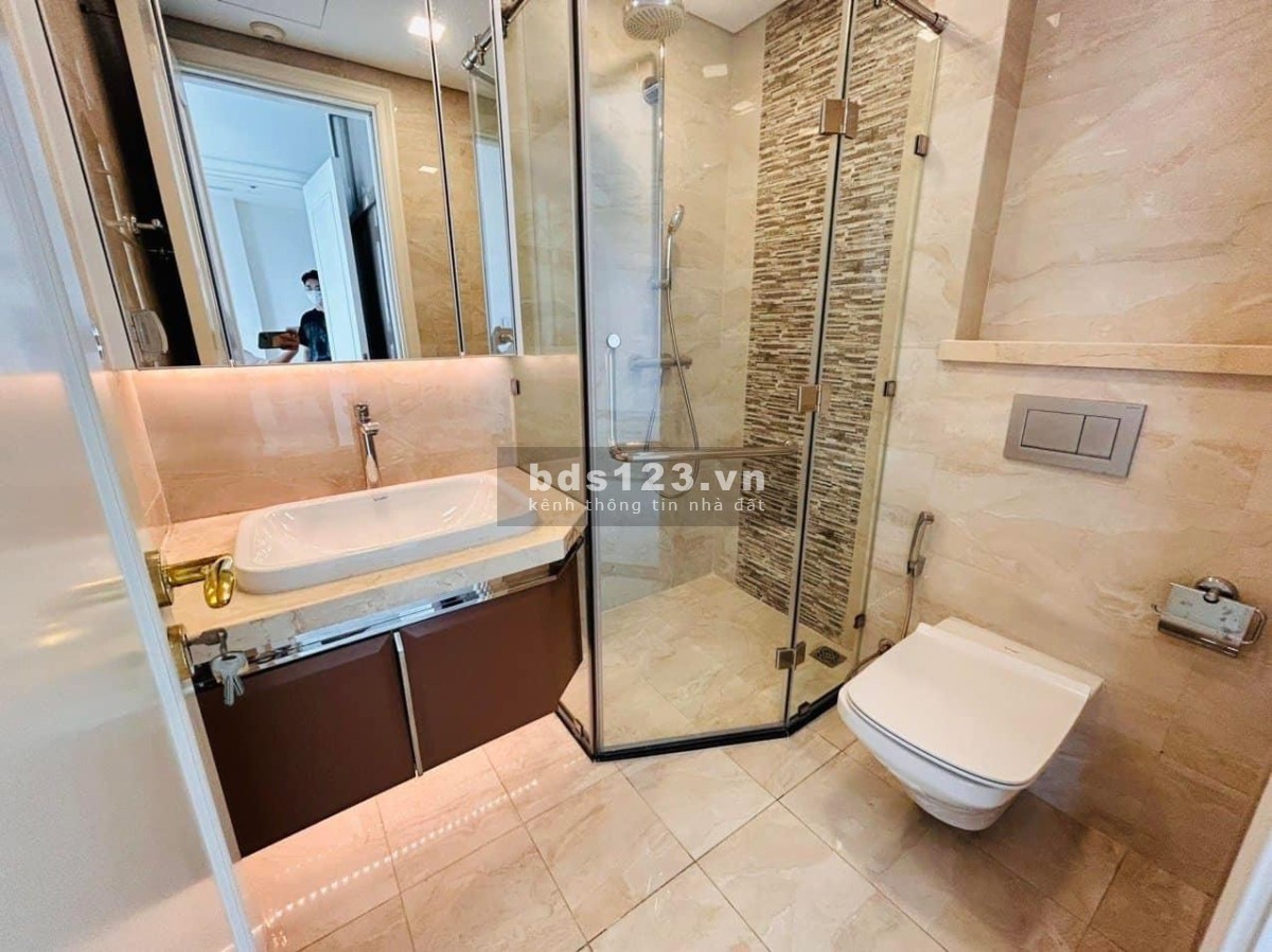 Cần bán căn hộ 2PN 78.5m2 view sông trực diện Phường Bến Nghé Quận 1, HĐT cao chỉ với 3.8 tỷ