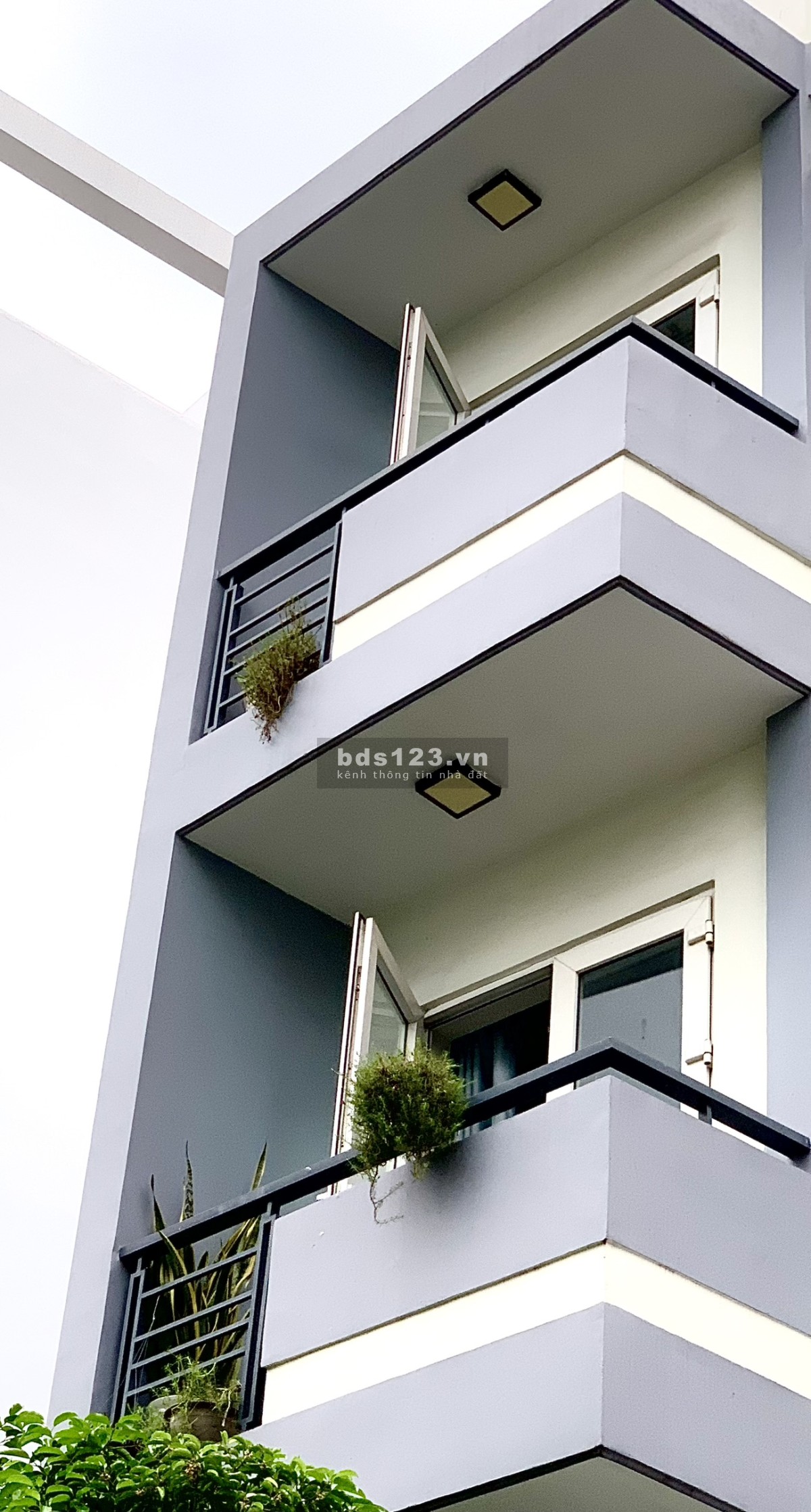 Bán nhà 4 tầng Tân Sơn Nhì, Tân Phú, 4 x 15, hẻm 8m, nhỉnh 6 tỷ