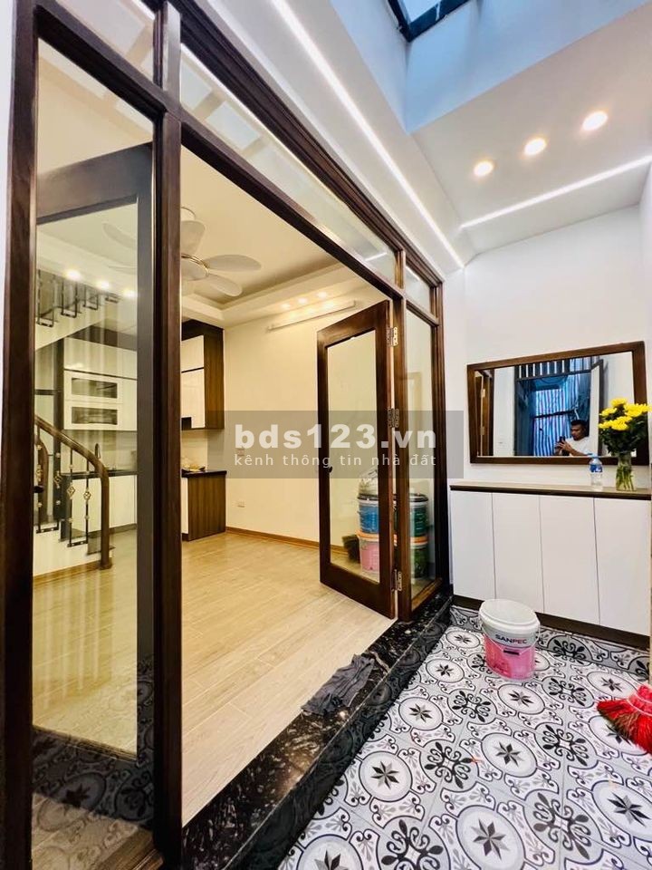 Bán nhà Lô góc - Kinh doanh - Ô tô đỗ cửa - Trung tâm quận Đống Đa