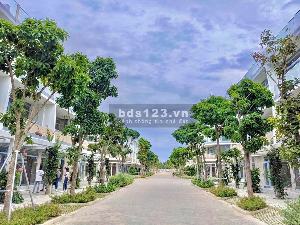 Bán nhà phố shophouse biển The Sound Thanh Long Bay.