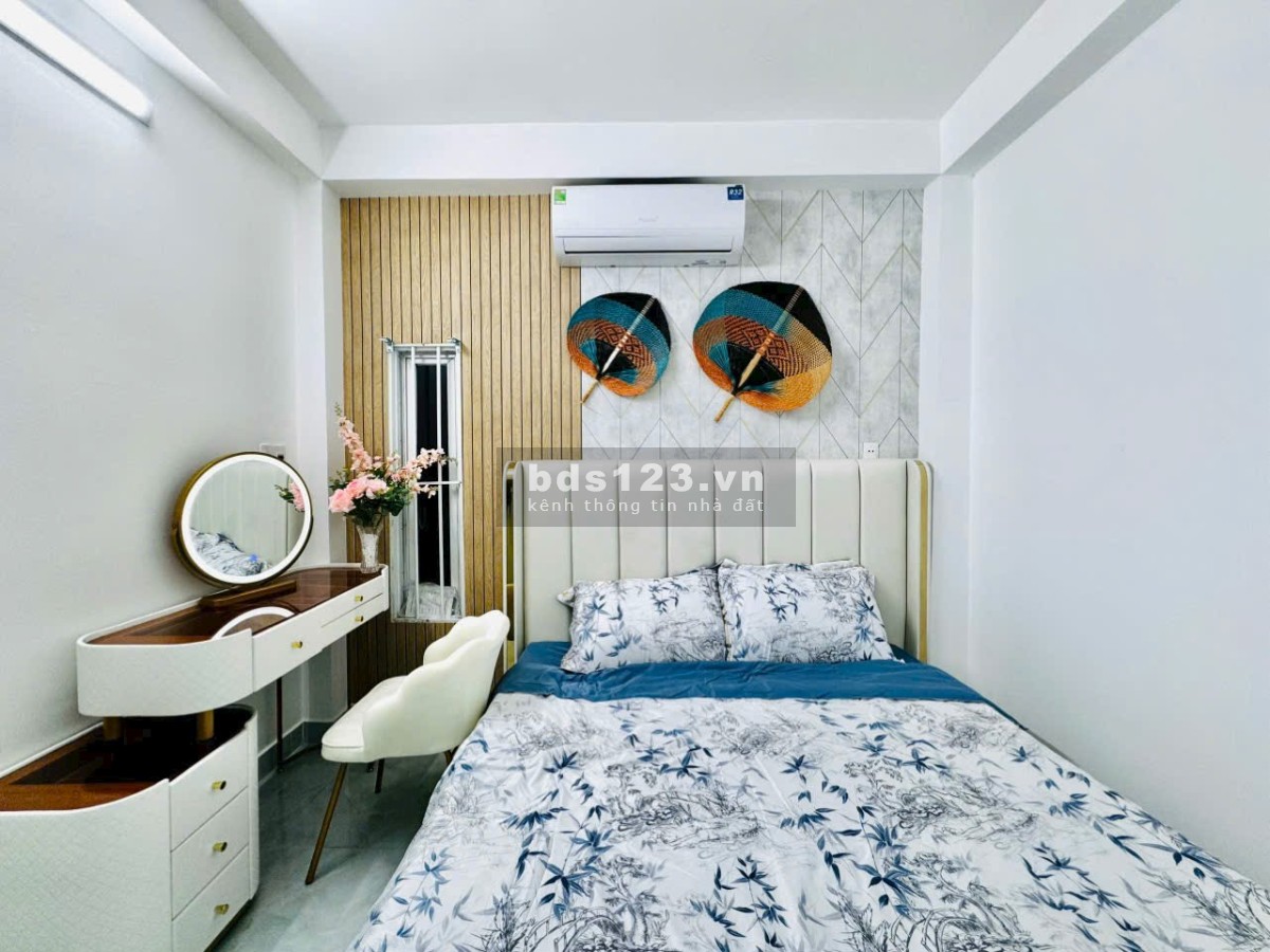 Bán căn nhà phố 4,02x10m đường Nguyễn Văn Lượng.