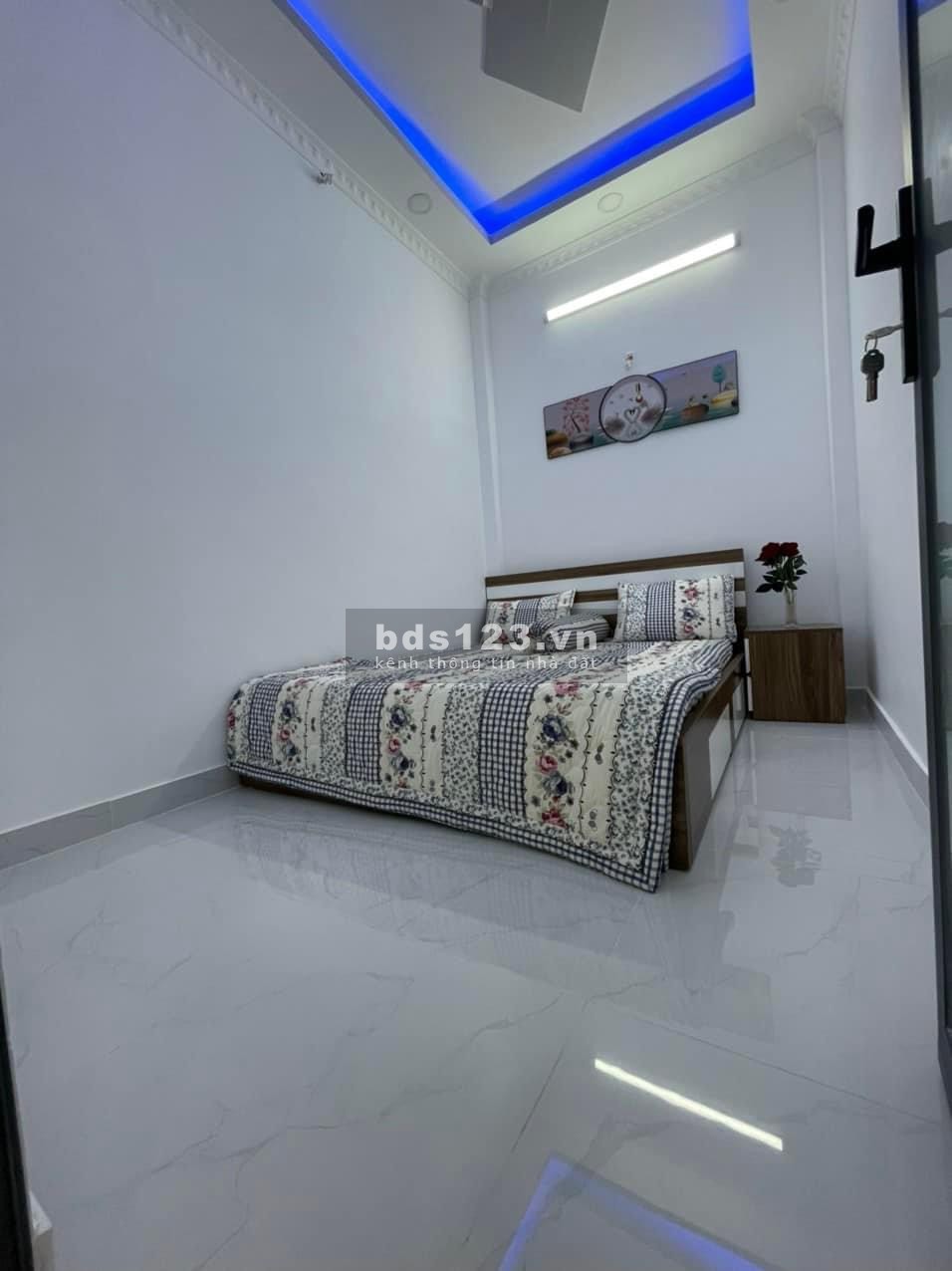 Bán nhà siêu hiếm sổ hồng riêng - mặt tiền 5m giá nhỉnh 2 tỷ
