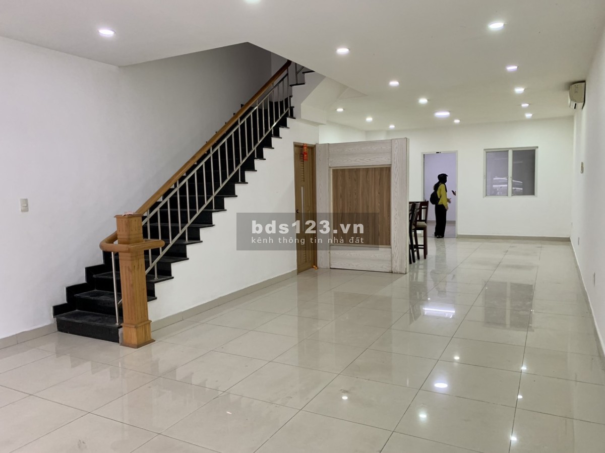 Cho thuê nhanh nhà phố Nguyên Căn đẹp, vừa ở vừa kinh doanh tại Vsip 1, Bình Dương