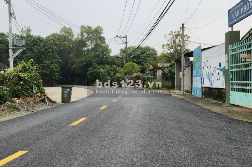 Cần bán gấp lô đất góc 2mt đường nhựa 12m 104,7 full thổ cư Phú Hòa Đông Củ Chi