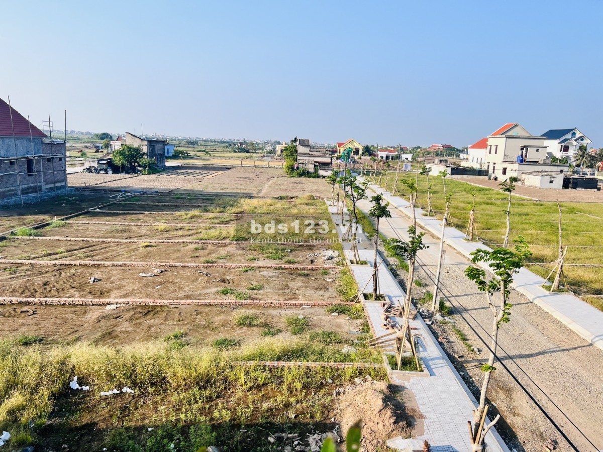 Chính chủ bán gấp lô đất nền mặt biển giá rẻ - sổ đỏ full thổ cư, công chứng sang tên miễn phí