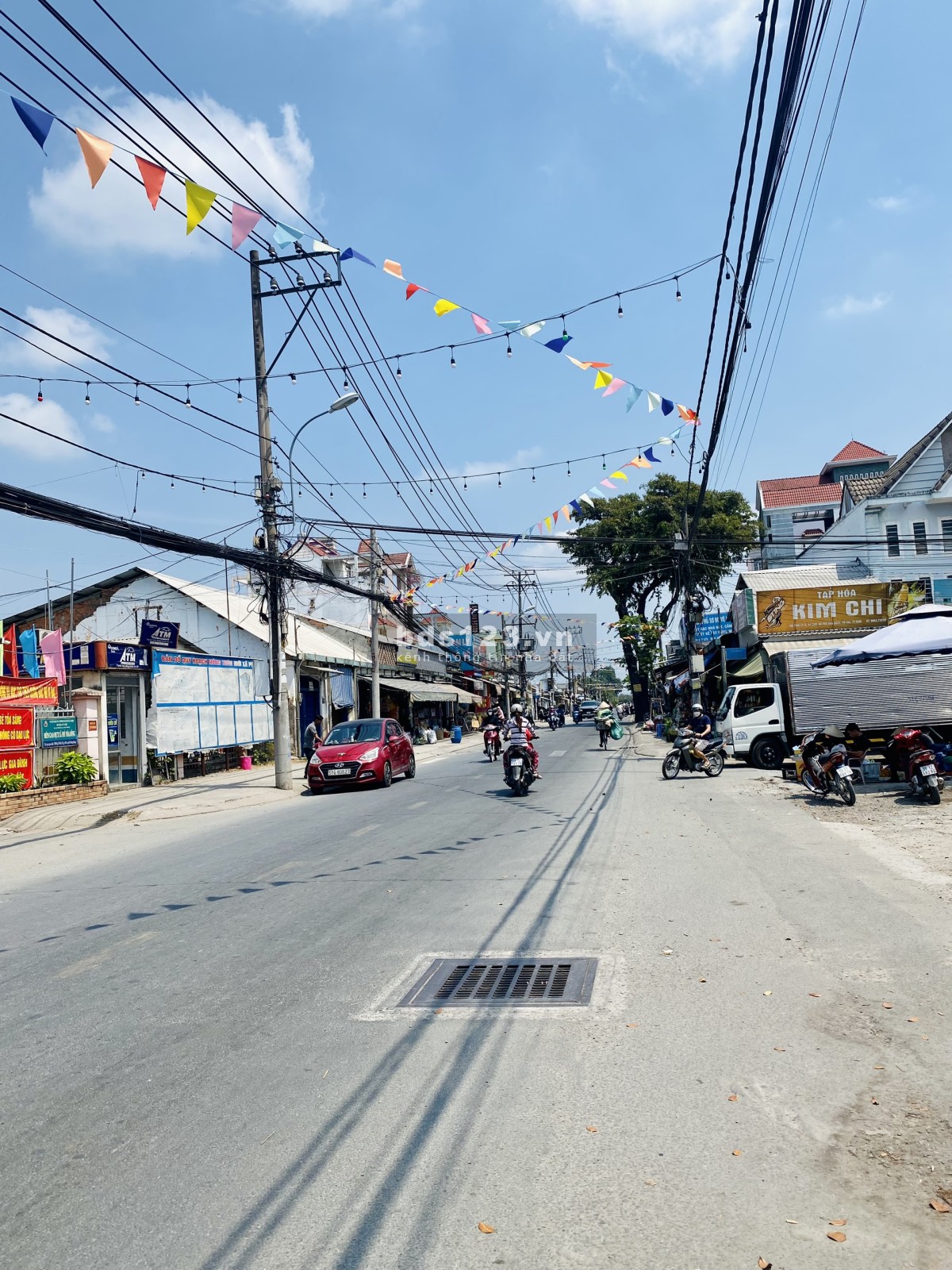 Cần bán gấp lô đất góc 2mt đường nhựa 12m 104,7 full thổ cư Phú Hòa Đông Củ Chi