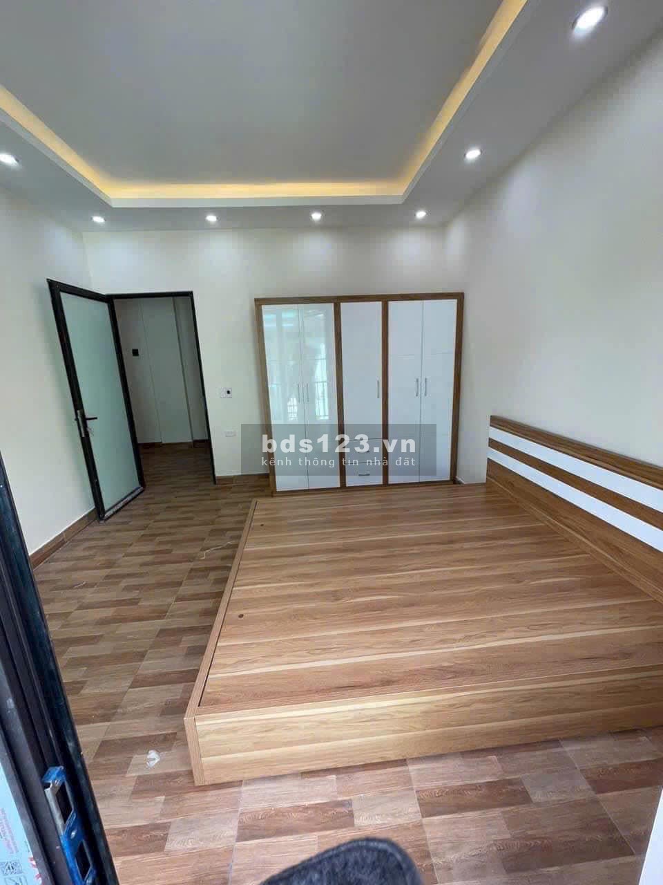 Bán nhà Phố Định Công, nhà chất, ở sướng, 35M2, hơn 3 tỷ