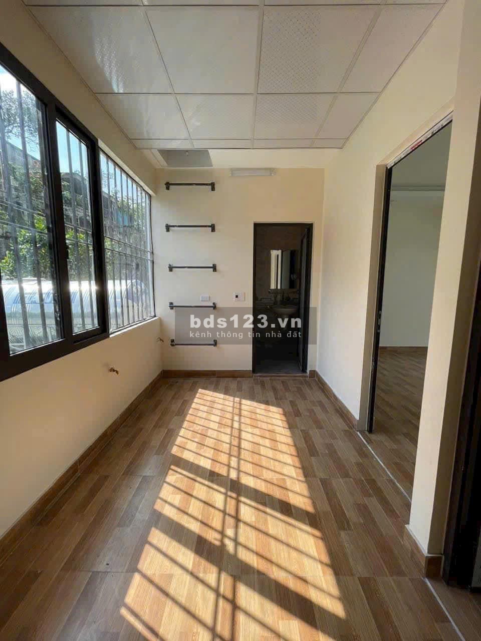 Bán nhà Phố Định Công, nhà chất, ở sướng, 35M2, hơn 3 tỷ
