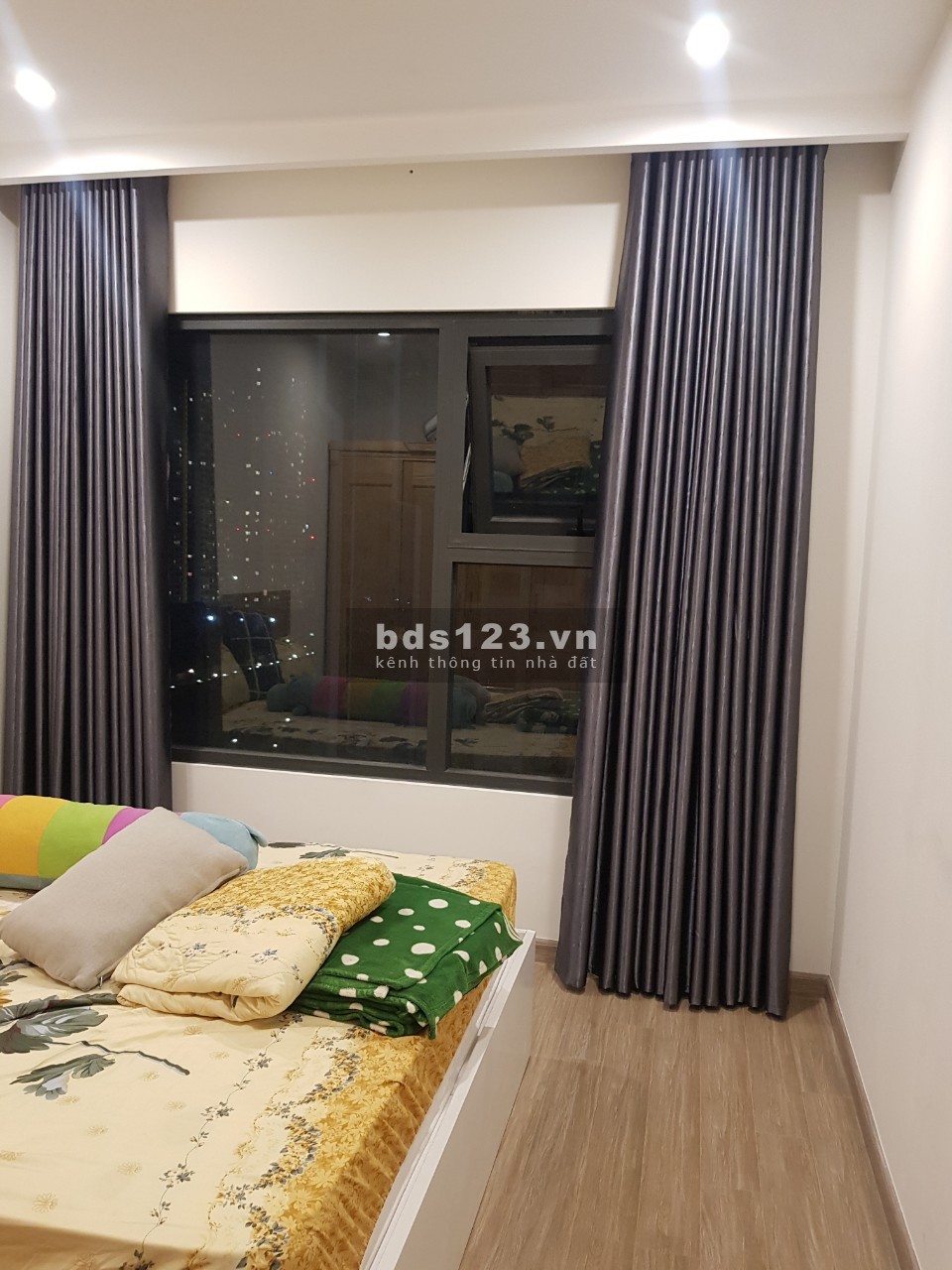 Căn hot! Bán 2N1WC 54m2 full đồ 2.350 tỷ bao phí Vinhomes Smart City