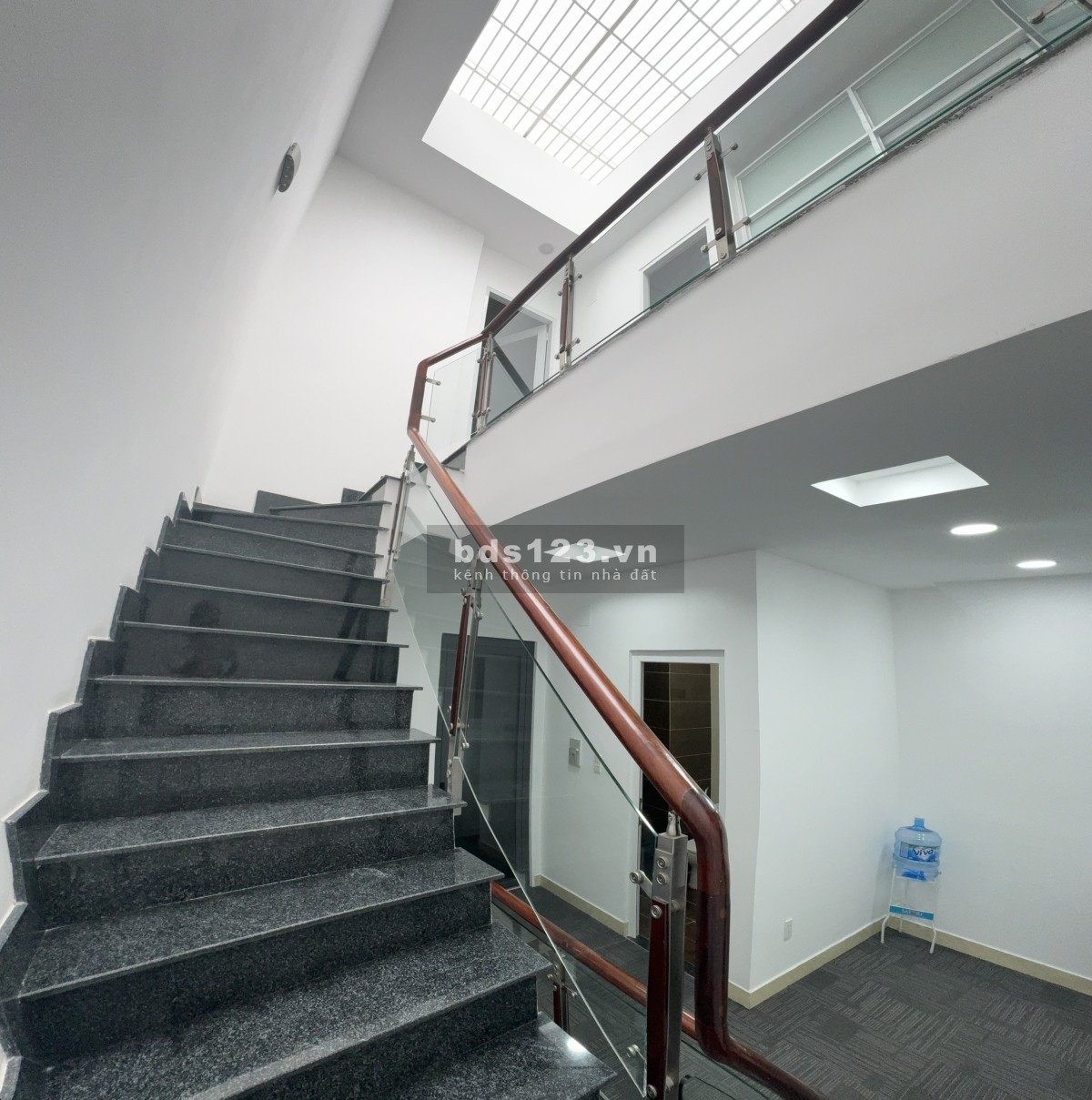Cần cho thuê văn phòng mới, sạch sẽ, khu vực An Phú, Thủ Đức - Diện tích 372m2 giá 45 triệu/tháng