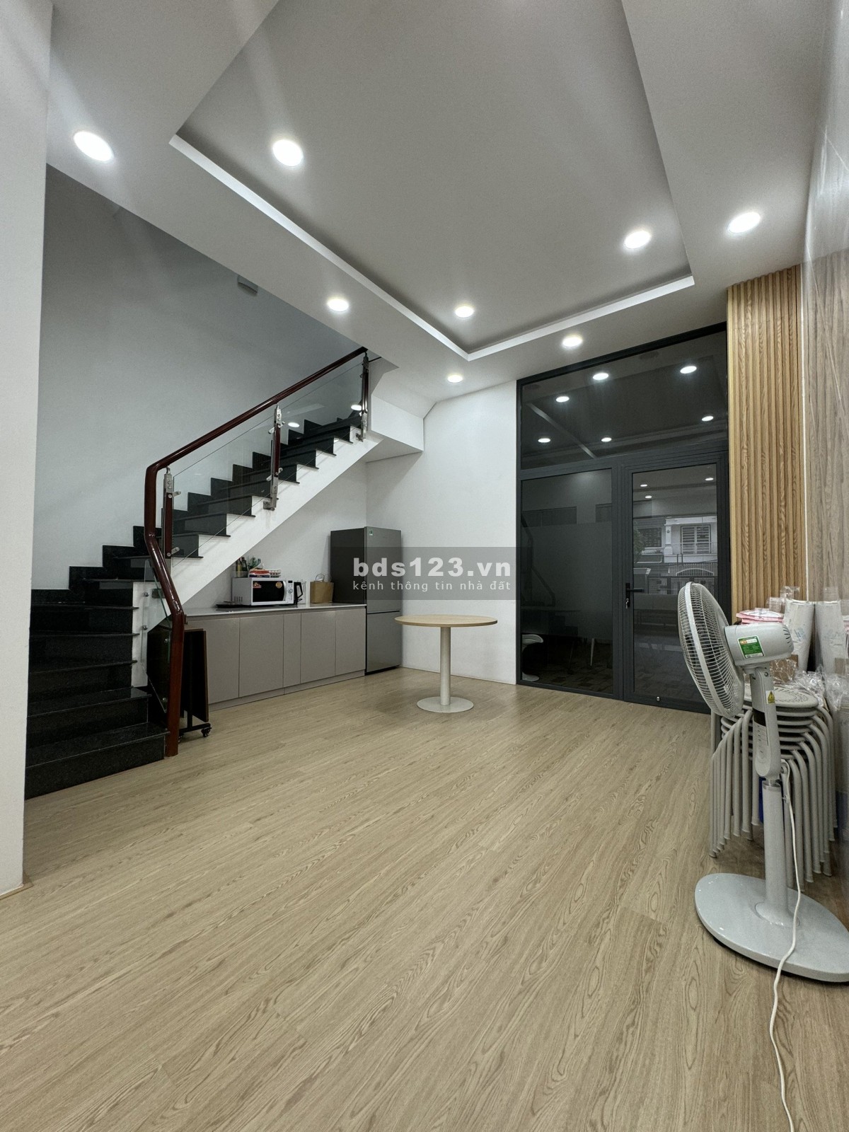 Cần cho thuê văn phòng mới, sạch sẽ, khu vực An Phú, Thủ Đức - Diện tích 372m2 giá 45 triệu/tháng
