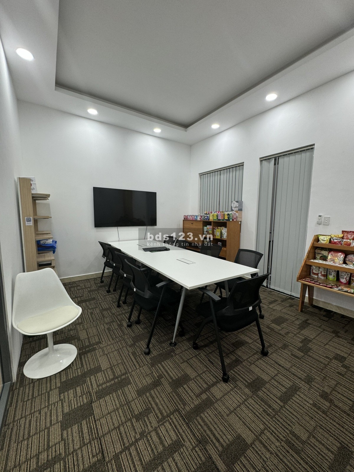 Cần cho thuê văn phòng mới, sạch sẽ, khu vực An Phú, Thủ Đức - Diện tích 372m2 giá 45 triệu/tháng