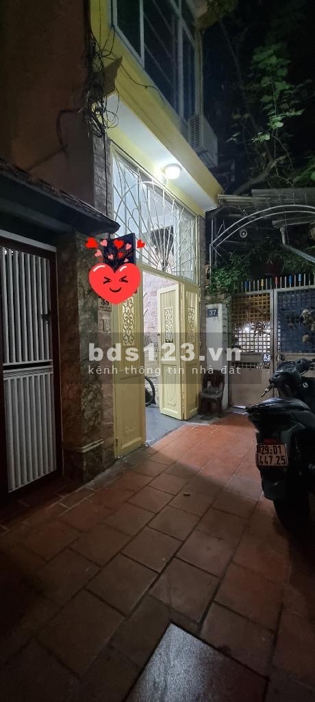 Bán nhà Đội Cấn đầu Liễu Giai, Ba Đình, Hà Nội nhà cách mặt đường Đội Cấn 20m