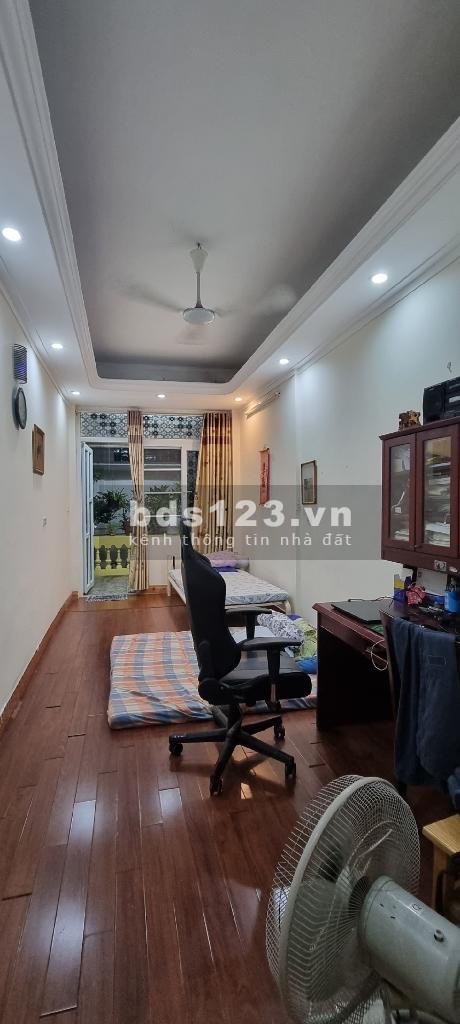 Bán nhà Đội Cấn đầu Liễu Giai, Ba Đình, Hà Nội nhà cách mặt đường Đội Cấn 20m