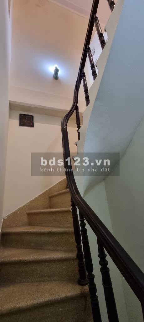 Bán nhà Đội Cấn đầu Liễu Giai, Ba Đình, Hà Nội nhà cách mặt đường Đội Cấn 20m