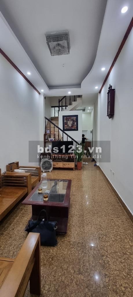 Bán nhà Đội Cấn đầu Liễu Giai, Ba Đình, Hà Nội nhà cách mặt đường Đội Cấn 20m