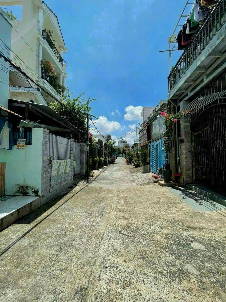 Ket. Bán gấp nhà đường Bưng Ông Thoàn, Phú Hữu, quận 9