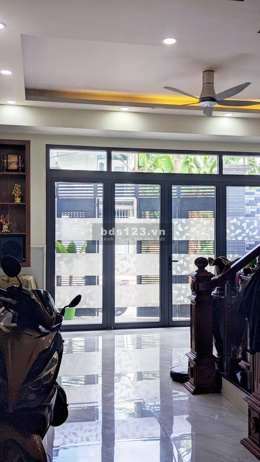 Nhà hẻm xe tải 63m², 3 tầng, gần Giga Mall Thủ Đức, giảm mạnh 1 tỷ để bán nhanh.