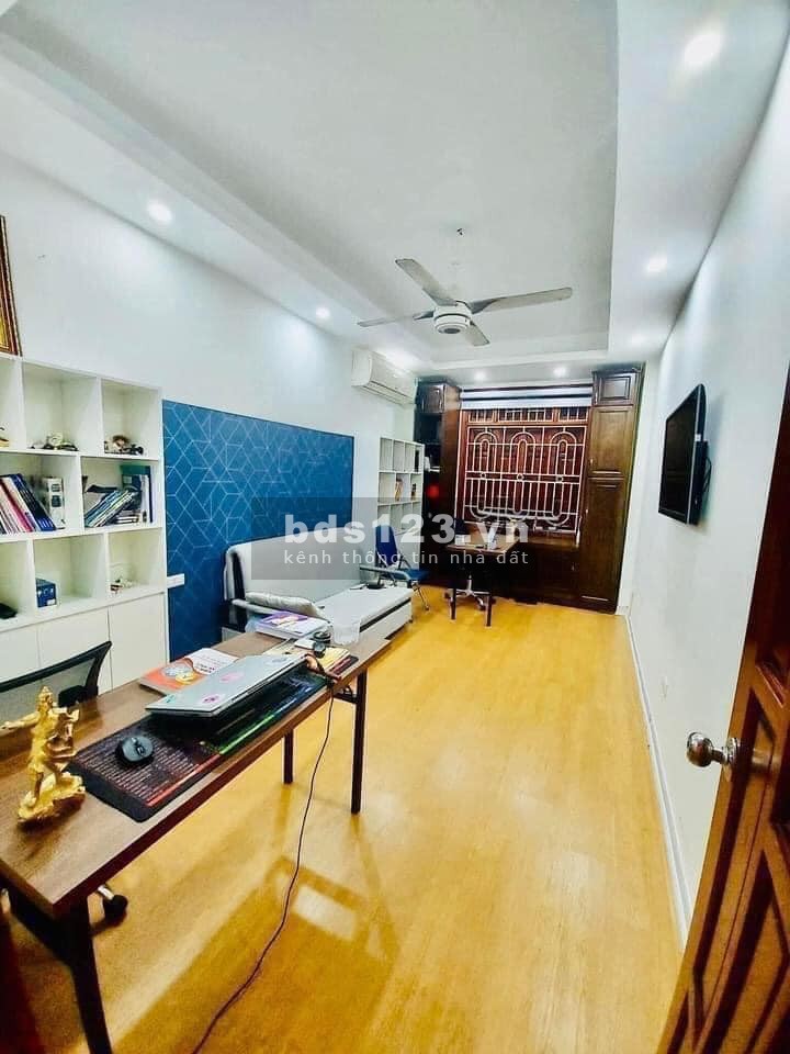 Chỉ hơn 6 tỷ có nhà mặt ngõ Thái Thịnh - Thông tứ tung - Kinh doanh tốt - 43M - 5 Tầng