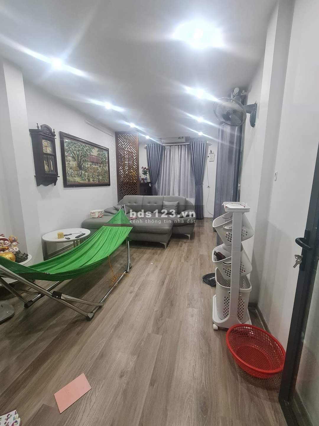 NHỈNH 5 TỶ CÓ NGAY NHÀ TRUNG TÂM ĐỐNG ĐA-LÔ GÓC-Ô TÔ ĐỖ CỬA- 30M- 6 TẦNG DÂN XÂY