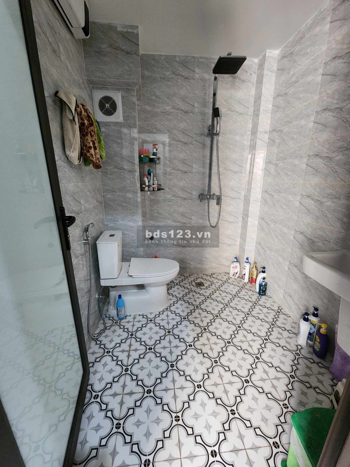 NHỈNH 5 TỶ CÓ NGAY NHÀ TRUNG TÂM ĐỐNG ĐA-LÔ GÓC-Ô TÔ ĐỖ CỬA- 30M- 6 TẦNG DÂN XÂY