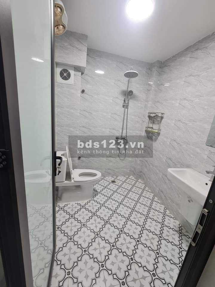 NHỈNH 5 TỶ CÓ NGAY NHÀ TRUNG TÂM ĐỐNG ĐA-LÔ GÓC-Ô TÔ ĐỖ CỬA- 30M- 6 TẦNG DÂN XÂY