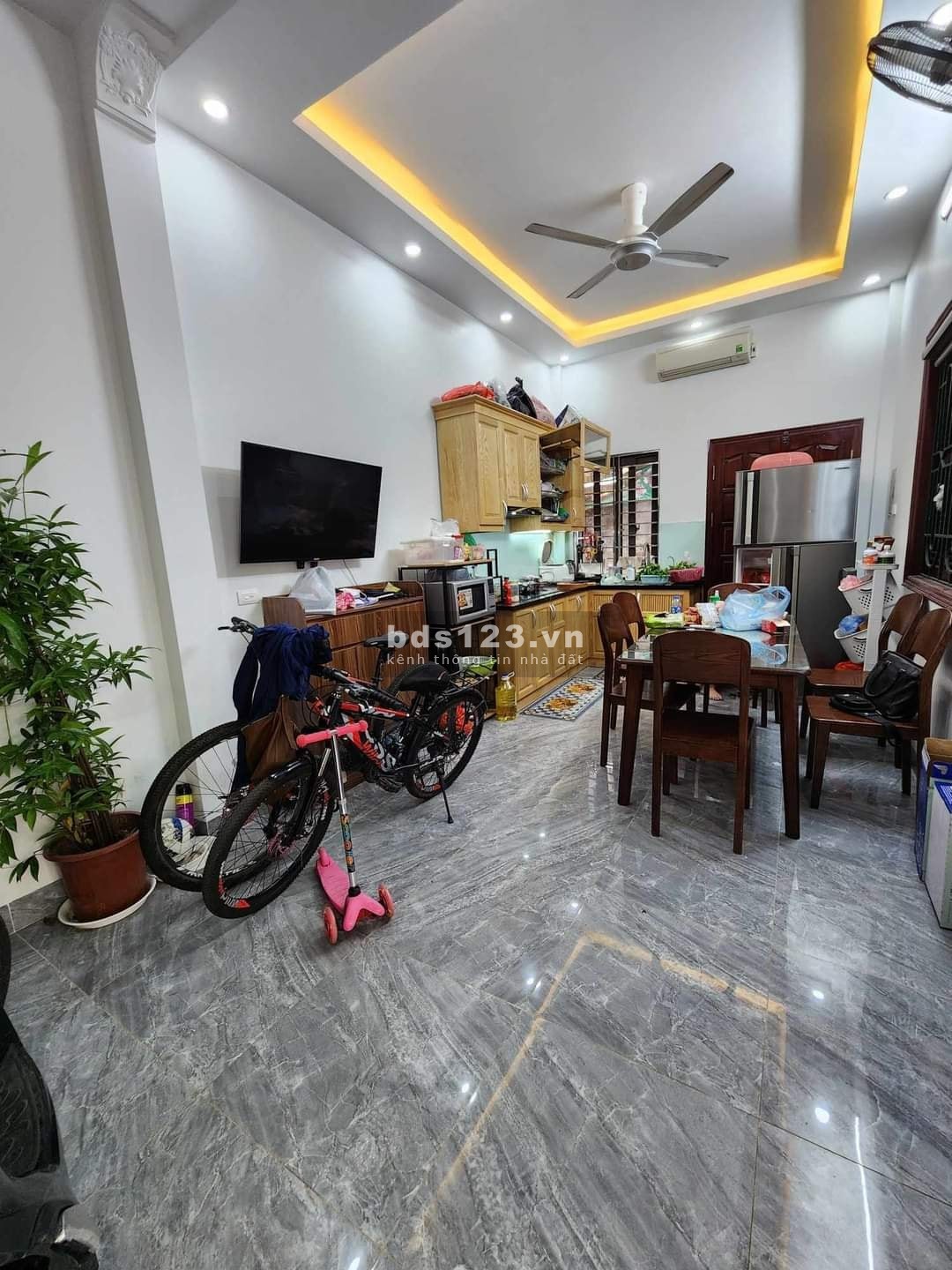 NHỈNH 5 TỶ CÓ NGAY NHÀ TRUNG TÂM ĐỐNG ĐA-LÔ GÓC-Ô TÔ ĐỖ CỬA- 30M- 6 TẦNG DÂN XÂY