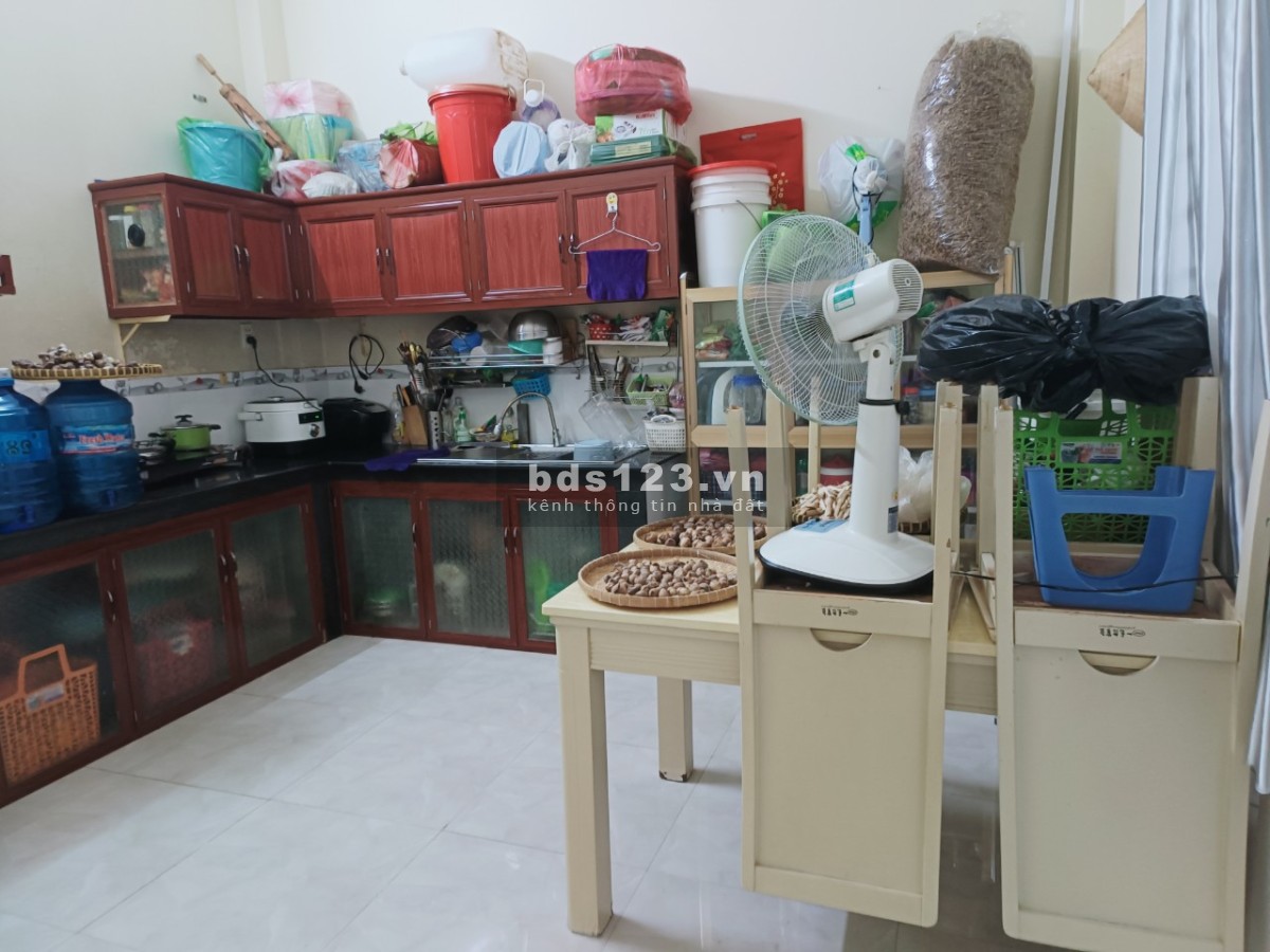 Gia đình tôi cần bán nhà gấp 3 tấm và có 4 phòng trọ đang cho thuê tại MP3, dân đông, gần chợ