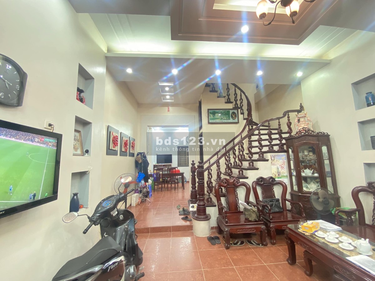 Bán nhà phố Quần Ngựa Ba Đình – Ngõ Nông – Ô tô đỗ - An sinh đẳng cấp . Giá 10tỷ