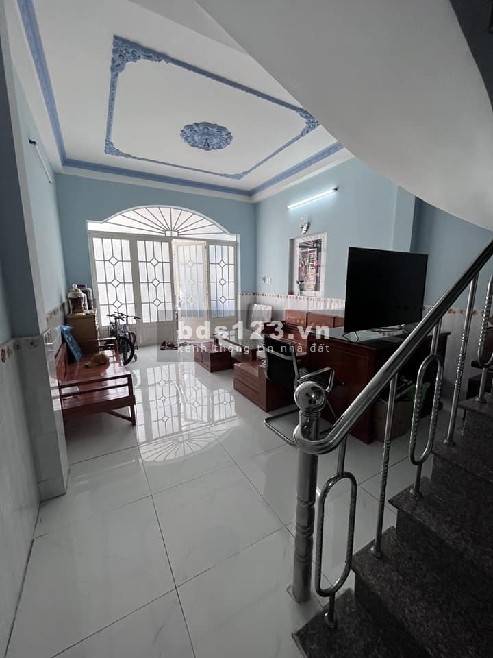 Siêu hiểm, bán nhà Phố Trần Hòa, gần chợ, gần đường ô tô tránh an sinh đỉnh giá gần 3 tỷ