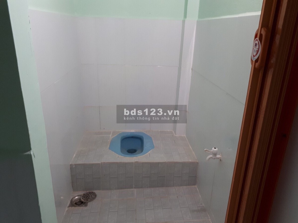 Cho thuê phòng trọ 15m2 đường Tây Sơn sát ngay chợ Tân Hương Quận Tân Phú, giờ giấc tự do.